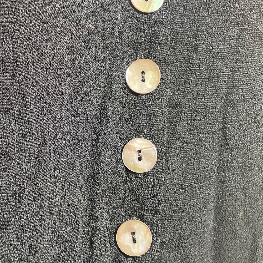 Niche Nilgun Derman Black 3/4 sleeve top with abalone shell buttons Rayon Large - Picture 2 of 9